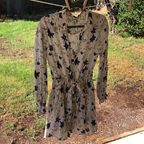 Mid-length, Free People dress with sinch waist - Picture 4 of 5